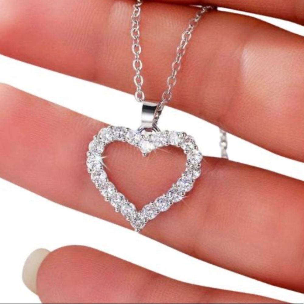 The Valentina Crystal heart and 925 pendant necklace